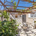 Rooms D&L, Free Parking On-Site
