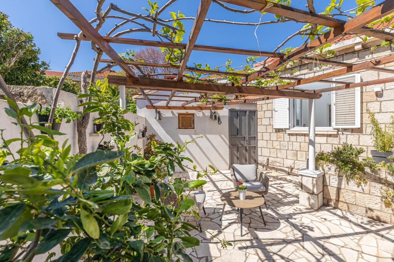 D&l, Free Parking On-site Guest house